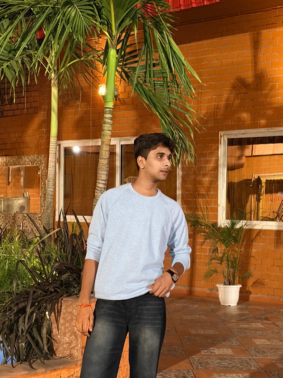 nishkarsh saxena