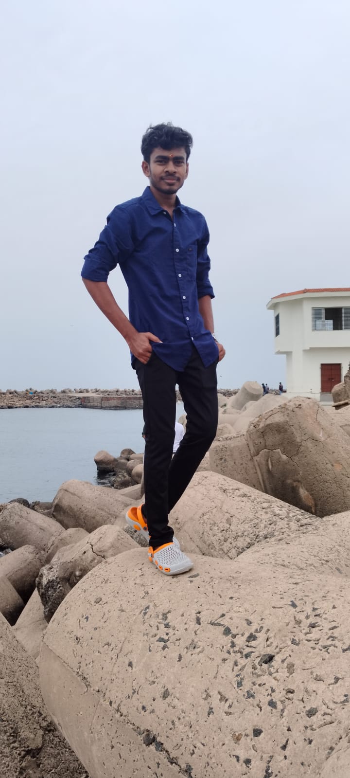 Vallarasu R