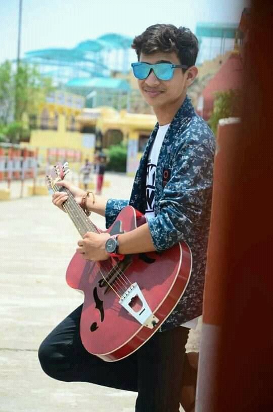 Tanmay Pillewan
