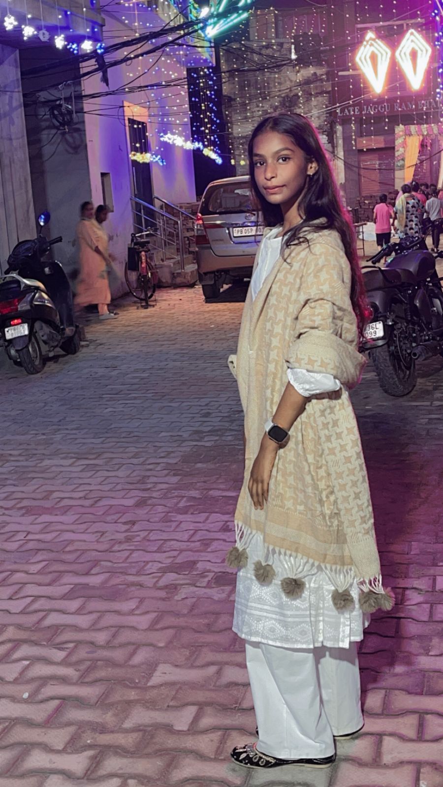 Adika hans